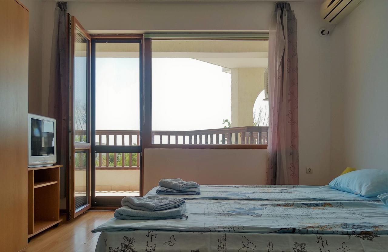 Morski Briz Balchik Ngoại thất bức ảnh